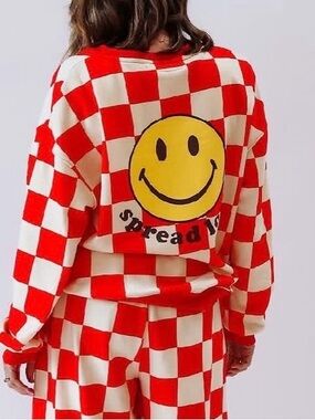 Smiley Spread Love Checkered Oversized Pullover